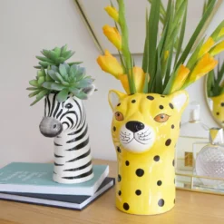Ceramic Zebra Head Vase, H17cm 17 Ceramic Zebra Head Vase, H17cm -Jellycat Christmas Store ceramic animal head vases o21a2788 900x900 1