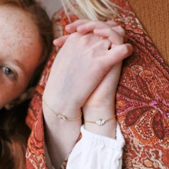 Mother & Child Set Of 2 Flower Bracelets In Gold -Jellycat Christmas Store mother and child set 2 flower bracelets gold 4x3a2521 900x900 1