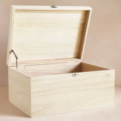 Personalised Christmas Eve Wooden Hamper Box -Jellycat Christmas Store personalised christmas eve wooden hamper box 4x3a0446 900x900 1