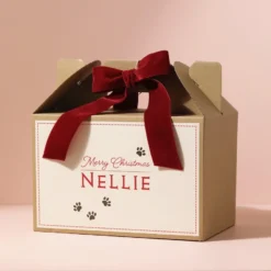 Personalised Pet Christmas Gift Box 7 Personalised Pet Christmas Gift Box -Jellycat Christmas Store personalised pet christmas gift box 4x3a0621 900x900 1