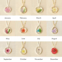 Pressed Birth Flower Pendant Necklace In Gold -Jellycat Christmas Store pressed flower pendant necklaces 900x900 2