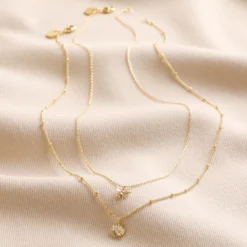 Set Of 2 Daisy And Bee Necklaces In Gold -Jellycat Christmas Store set 2 daisy bee necklaces gold 4x3a5679 900x900 1