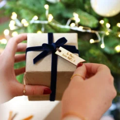 Set Of Three Personalised Small Wooden Gift Tags -Jellycat Christmas Store set of three personalised small wooden gift tags 0v8a2892 900x900 1