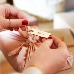Set Of Three Personalised Small Wooden Gift Tags -Jellycat Christmas Store set of three personalised small wooden gift tags 0v8a2897 900x900 1