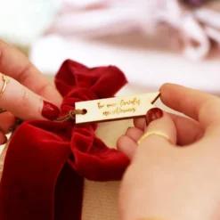 Set Of Three Personalised Small Wooden Gift Tags -Jellycat Christmas Store set of three personalised small wooden gift tags 0v8a2903 900x900 1