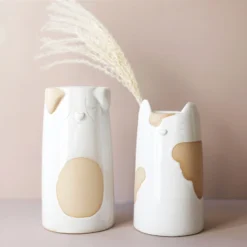 Textured Ceramic Cat Vase, H19cm -Jellycat Christmas Store textured ceramic cat dog vase 4x3a1779 900x900 1